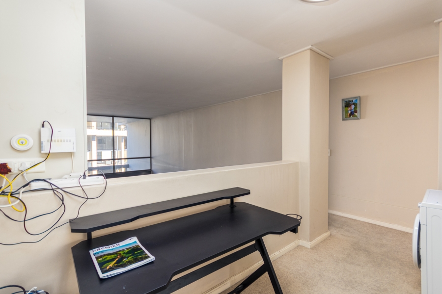 To Let 2 Bedroom Property for Rent in Gardens Western Cape